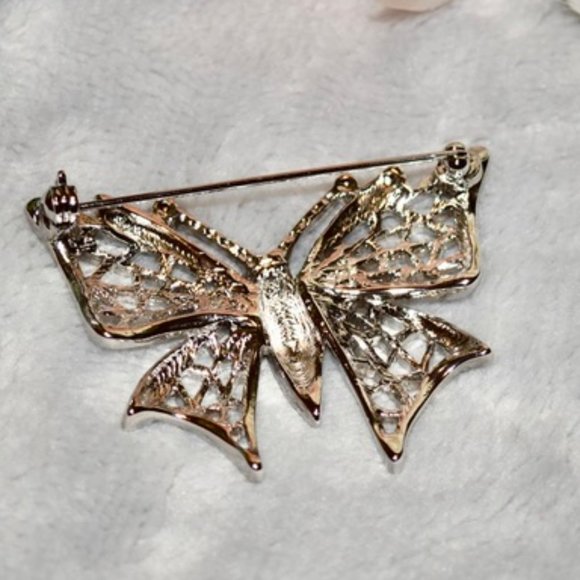 Vintage ~ Rhodium Plated Butterfly with Purple Swarovsky Crystals - Picture 2 of 4